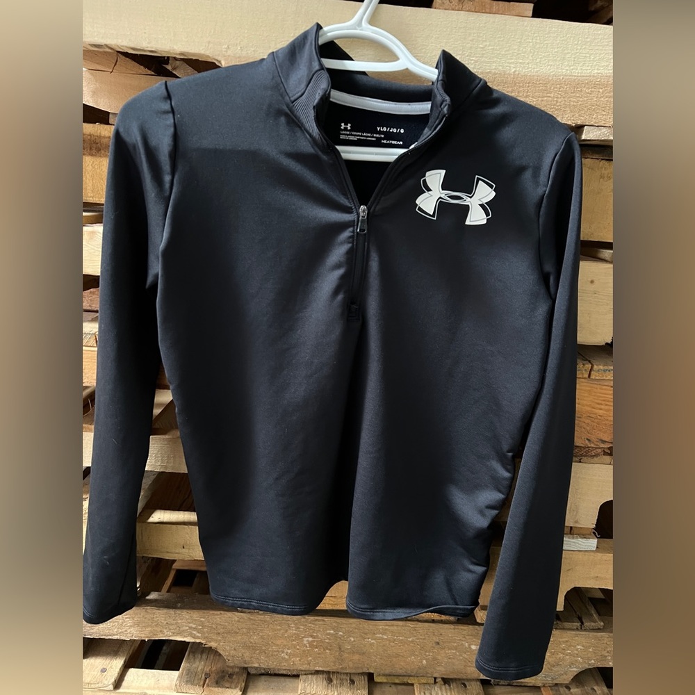 Under Armour long sleeve athletic sport shirt with zipper